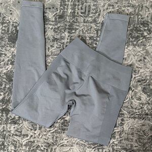 Aurola Grey Scrunch Butt tight Leggings